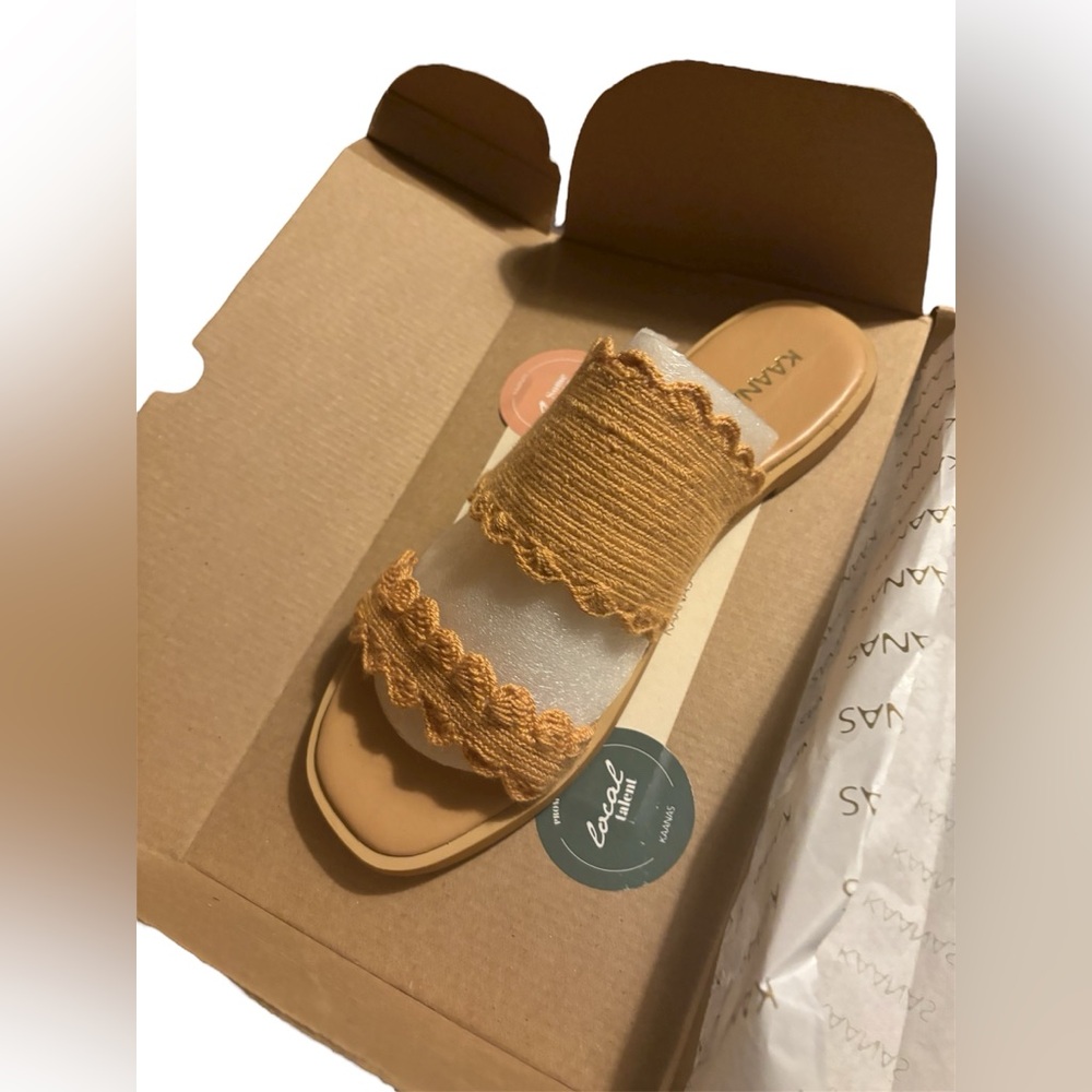 NWT Kaanas Asuncion Nutmeg Slide Sandals 2-Strap Handmade Boho Beach Size 9